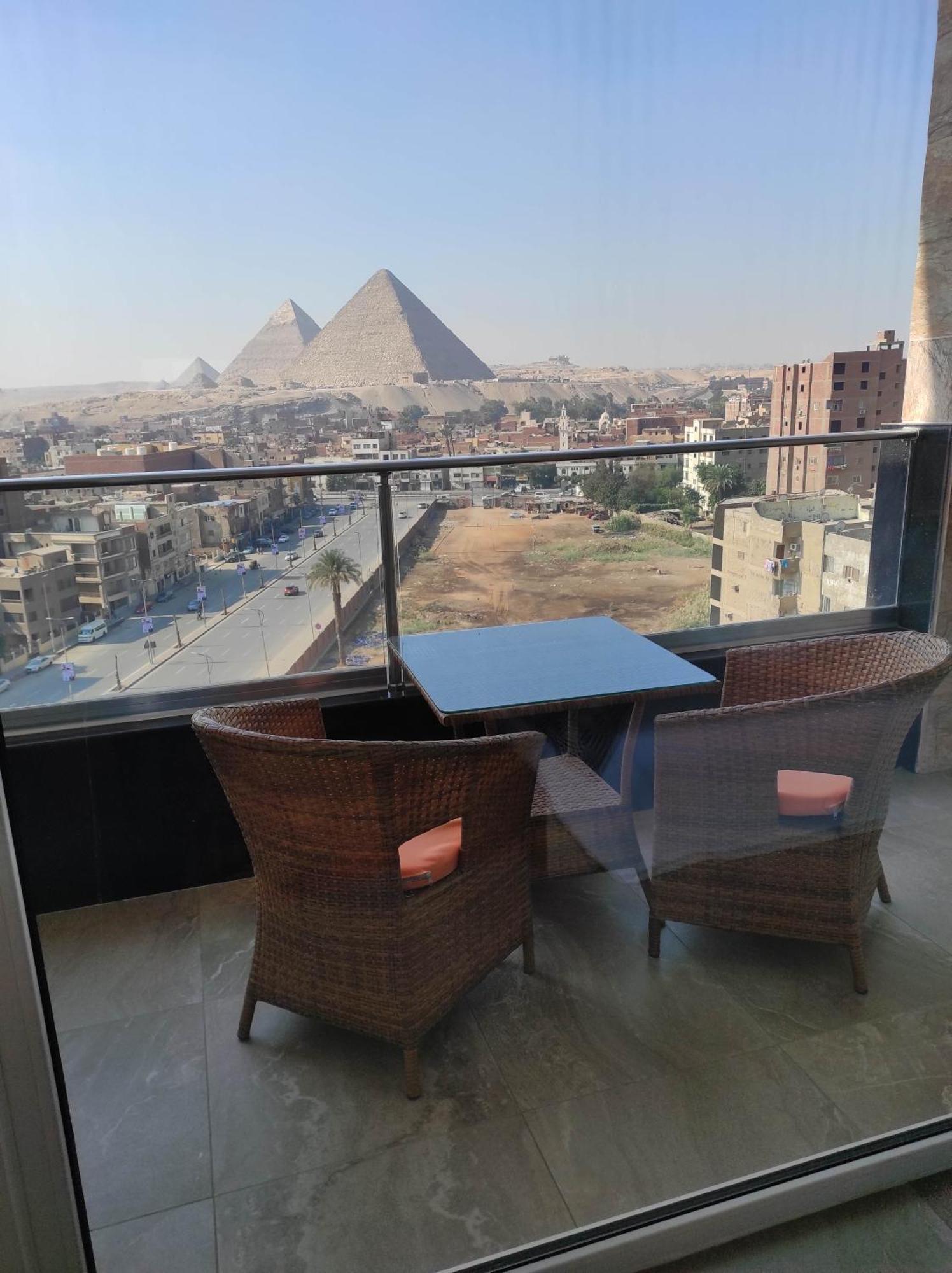 Apartment Pyramids View Suite/vista Piramidi